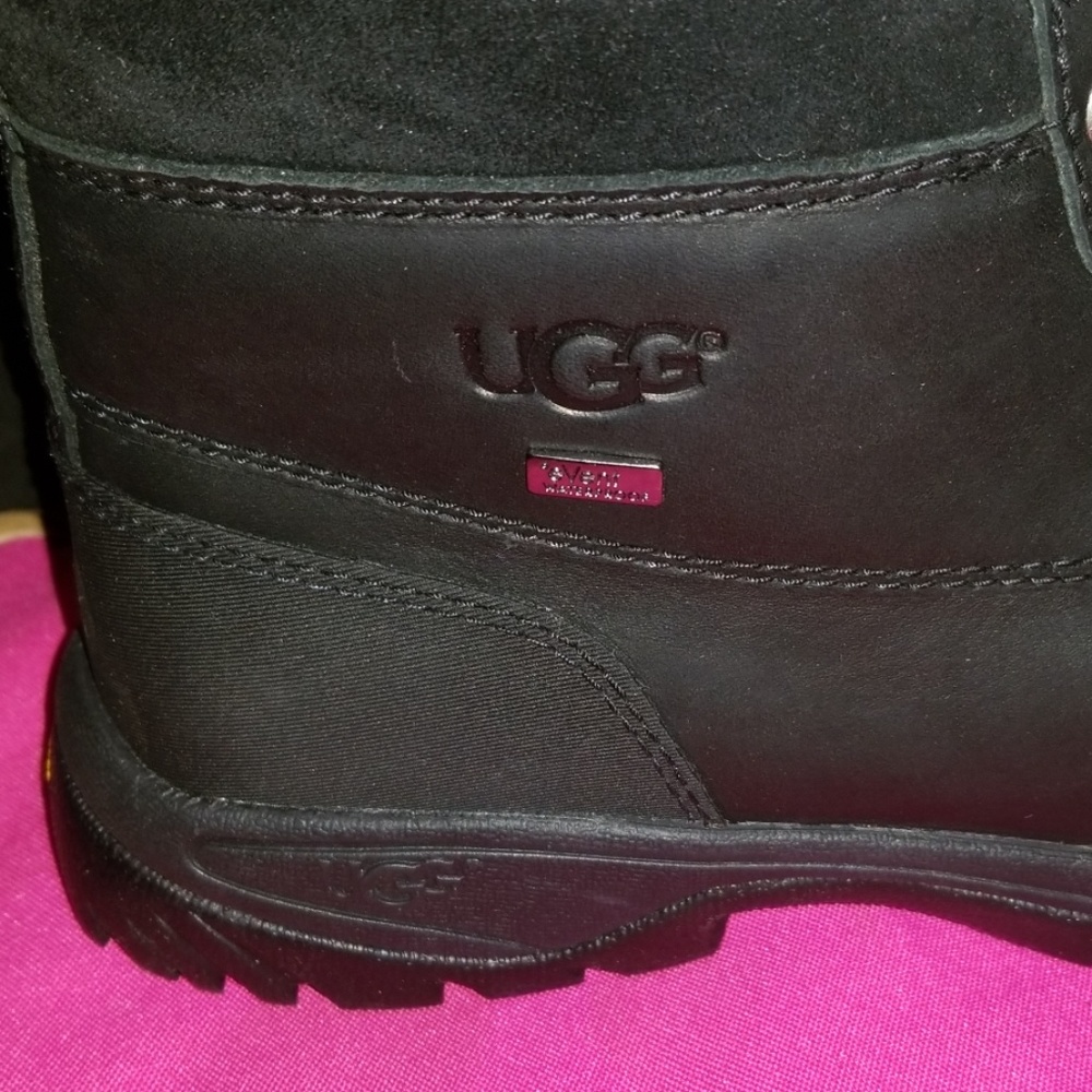 Waterproof boot - Picture 2 of 10